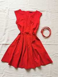 Czerwona rozkloszowana sukienka MOHITO z paskiem, rozmiar M, wiskoza