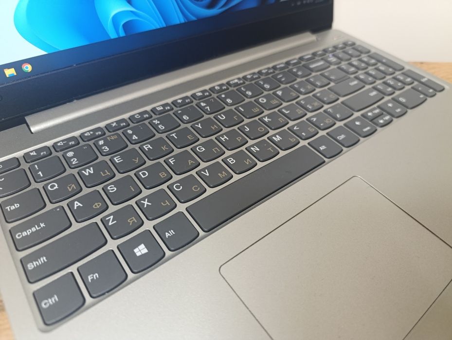 15'6 FHD ноутбук Lenovo Ideapad 330s/Ryzen 5 2500U/8GB DDR4/SSD+HDD