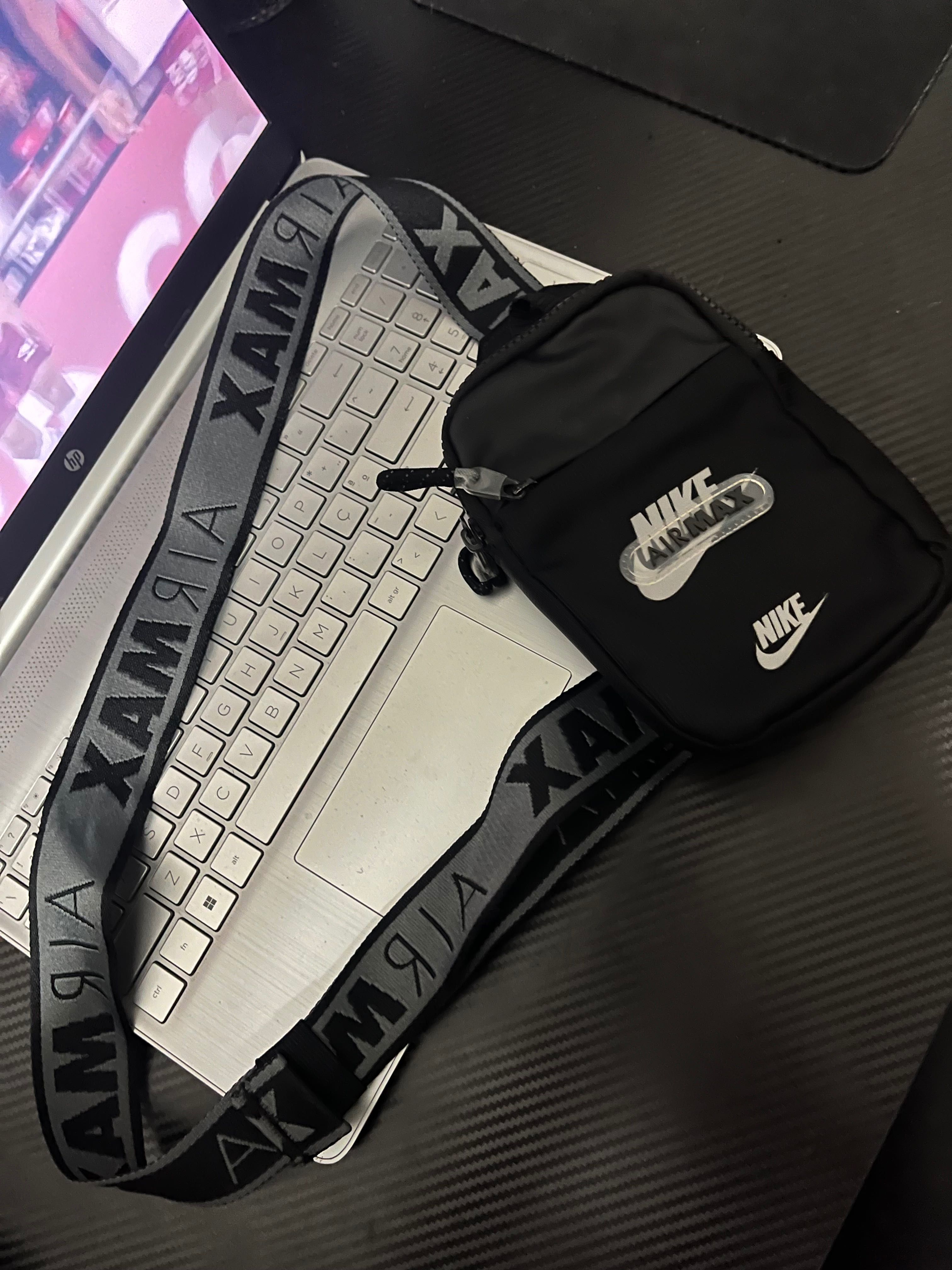 Bolsa Nike tiracolo