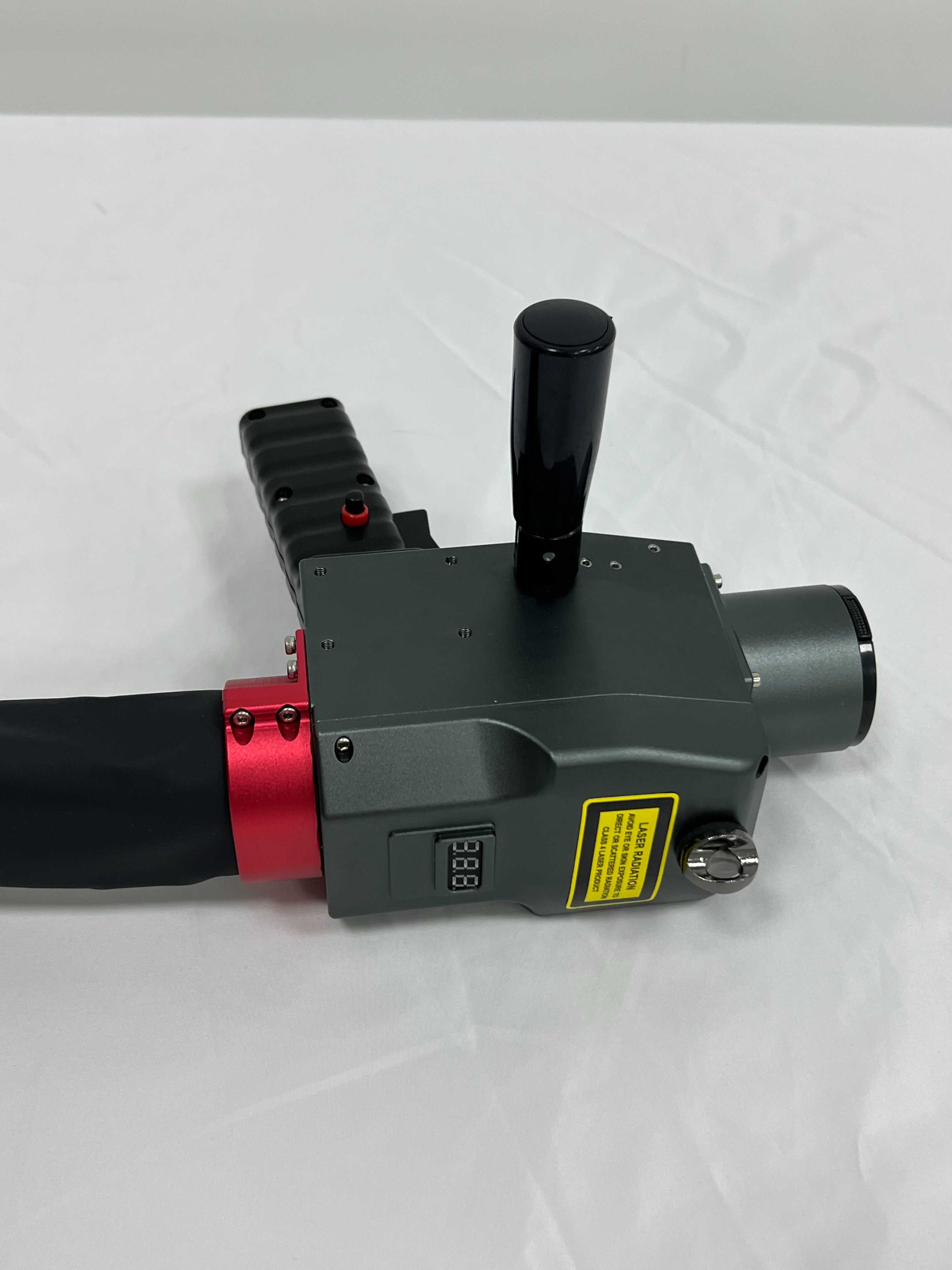 Laser czyszczący  pulsacyjny   500 W  50 mJ