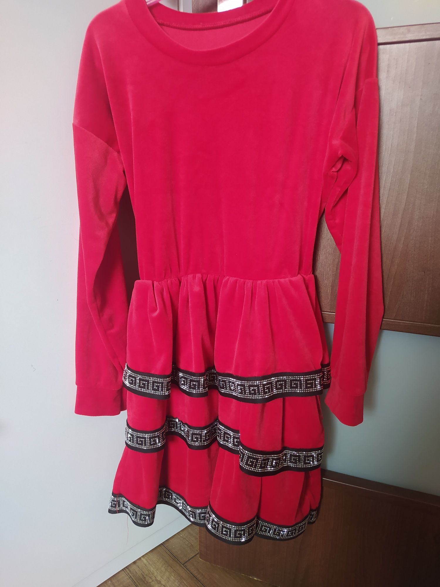Sukienka czerwona 134