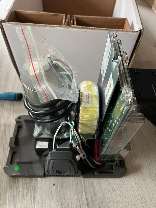 Automat Sonner runner naped do bramy przesuwnej powystawowy