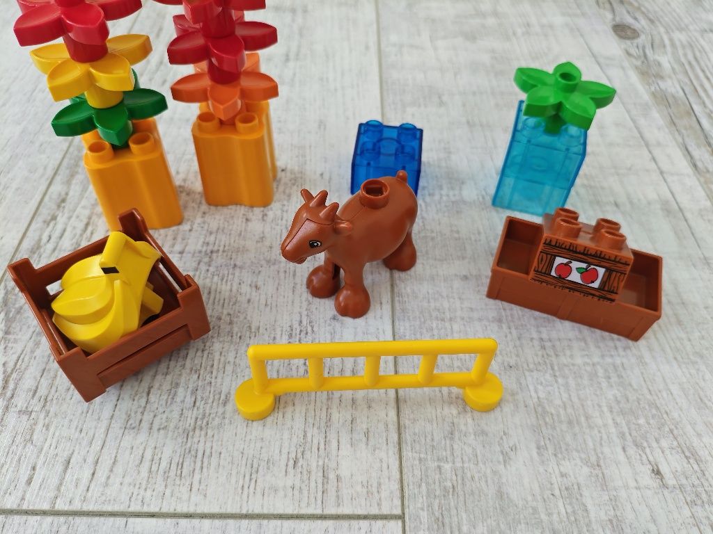 Lego Duplo figurka koza kwiaty koryto banany skrzynka zestaw