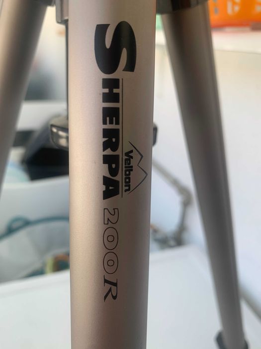 Tripé Velbon Sherpa 200R