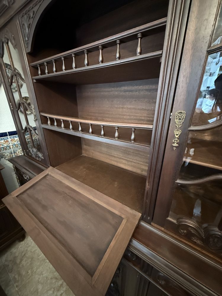 Conjunto de Sala de Jantar Clássico em Madeira Maciça