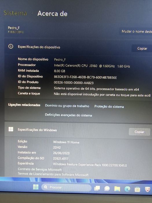 PC Lenovo all in one 1T disco. 8GB ram. Windows 11