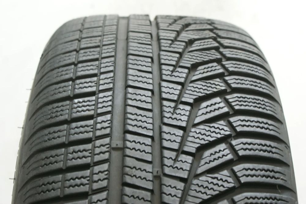 225/55R17 HANKOOK WINTER I CEPT EVO2 , 6,7mm A10122