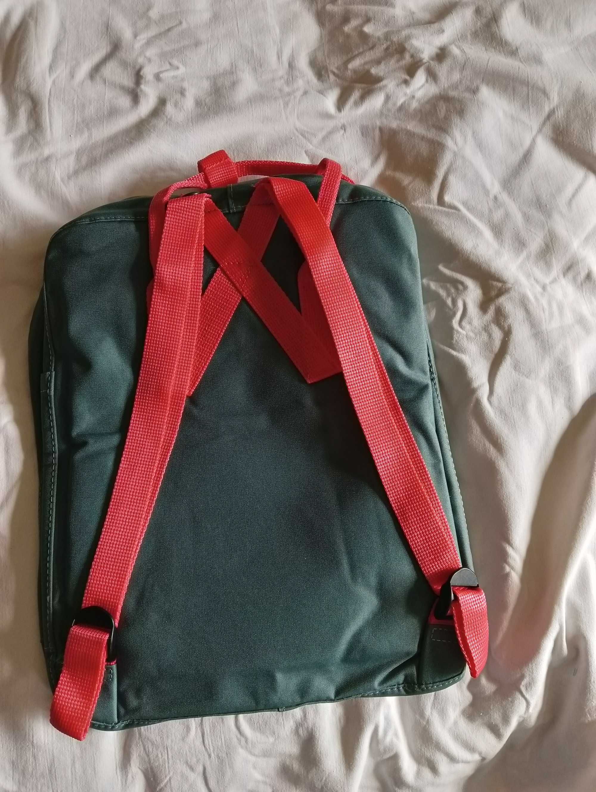 Plecak FJALLRAVEN KANKEN - 16 Litrowy - Ciemnozielony-Róż