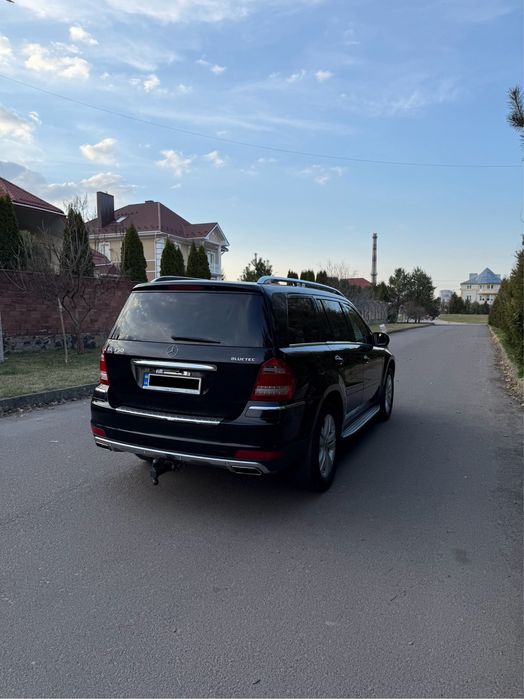 Mercedes-Benz GL 350 Bluteck rest