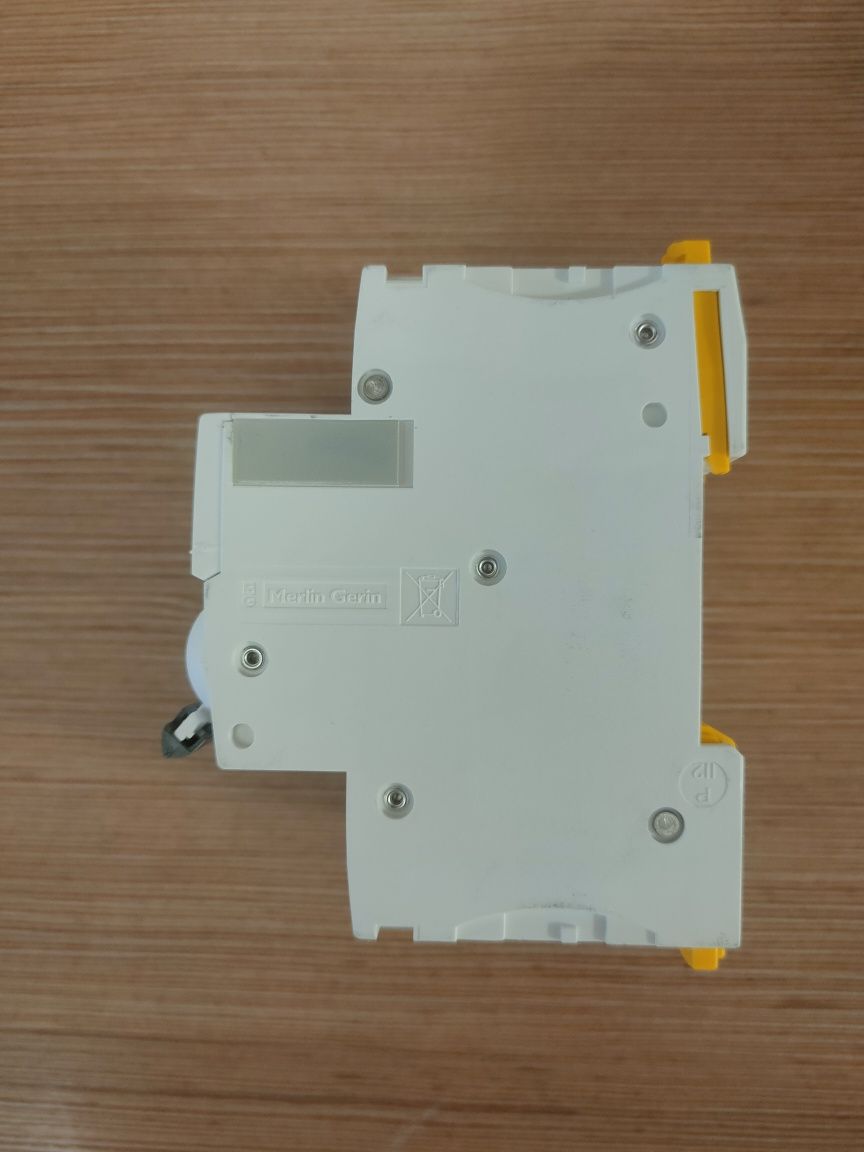 Автоматичний вимикач iC60H 3P 32A D Schneider Electric