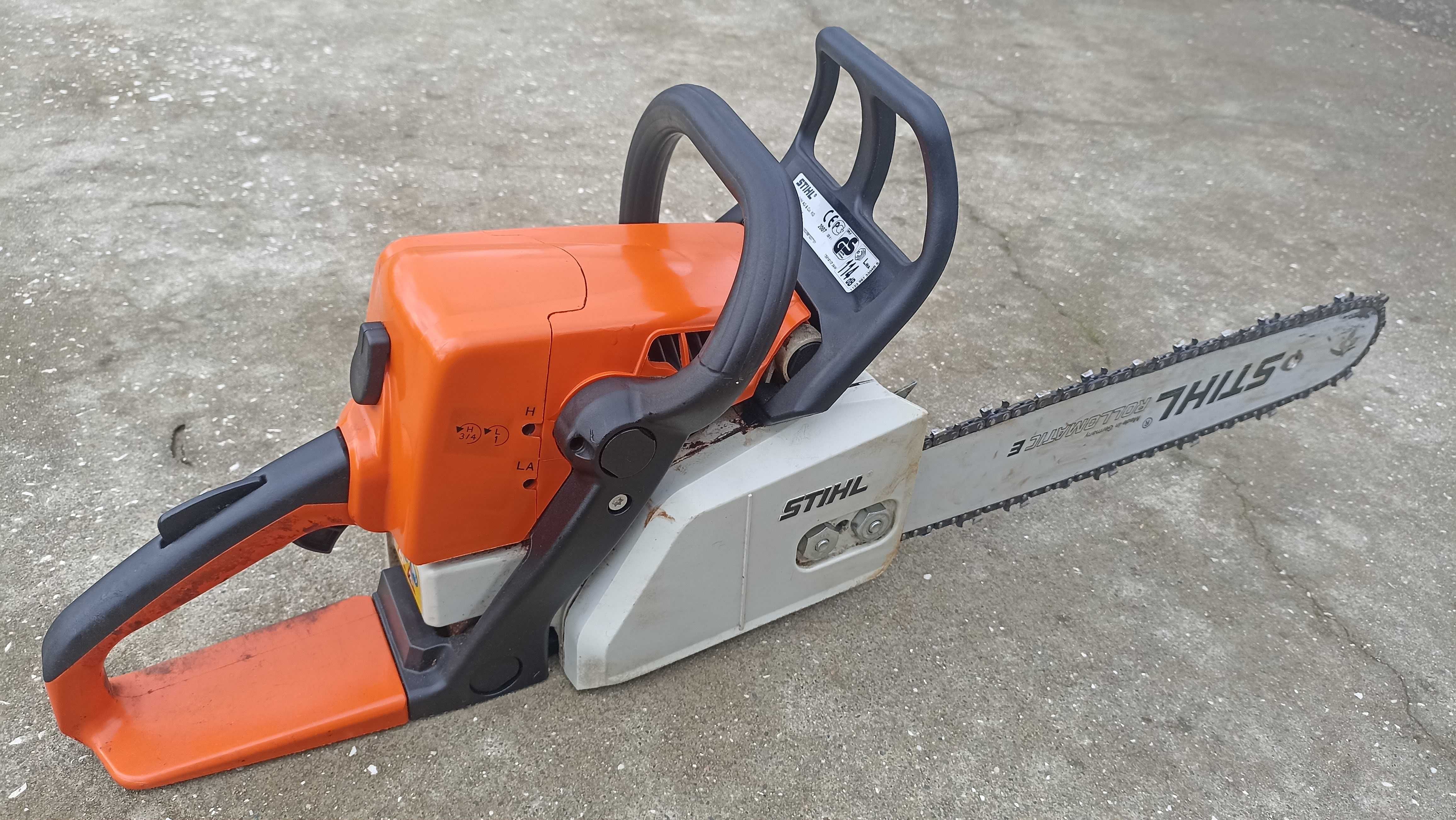 Motosserra STIHL MS250 a funcionar impecável