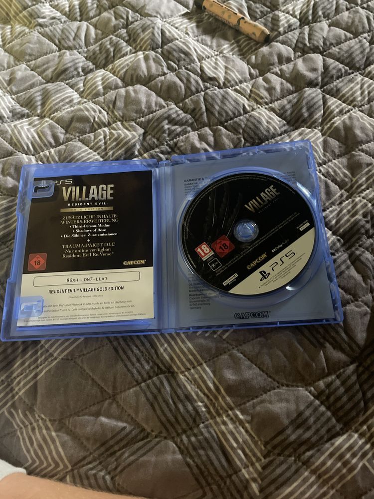 VILLAGE resident evil