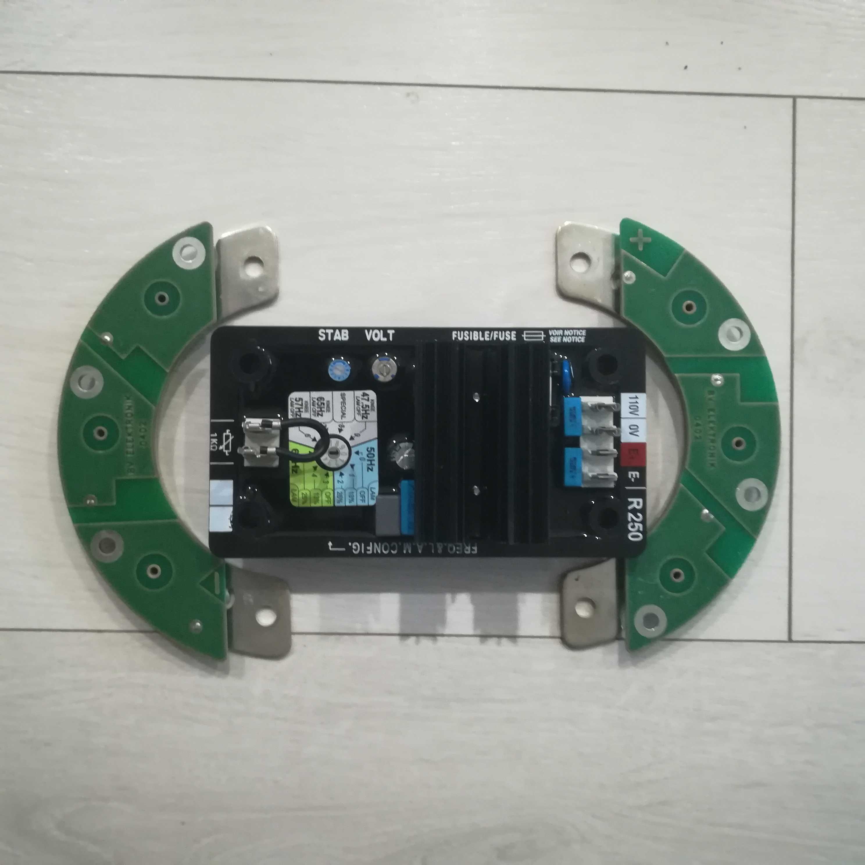 Regulator napięcia R250 AVR Leroy Somer