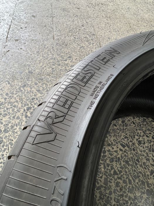 Pneus semi-novos 295/35R21
