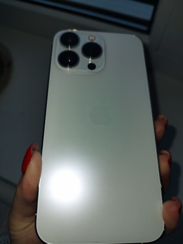 Продаю Iphone 13 pro
