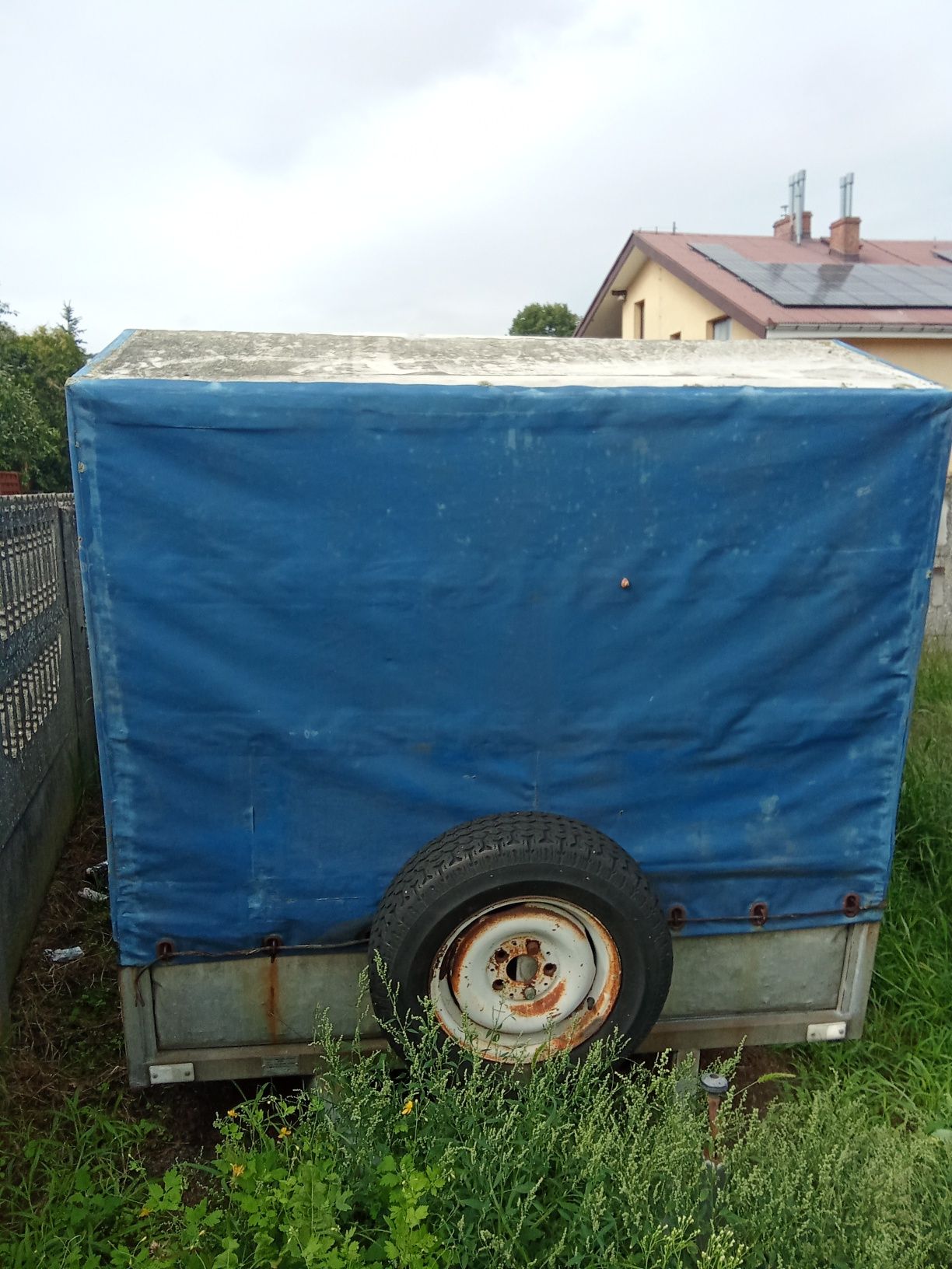 Przyczepka jednoosiowa sam. Burtą+plandeka