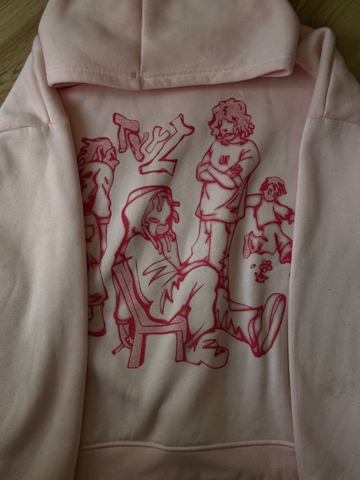 Рожеве y2k худі.