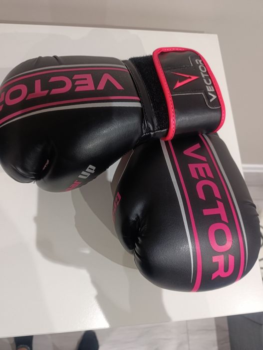 Rękawice bokserskie lub do kickboxingu