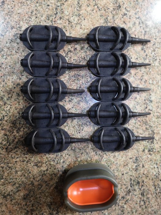 Zestaw podajników L 30g z foremką, podajniki z wymiennym trzpieniem