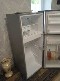 Холодильник LG.        .