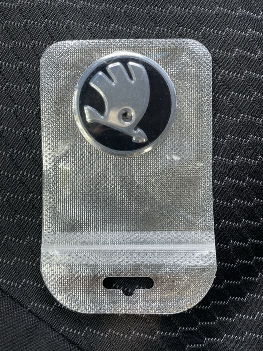 Занак на руль шкода