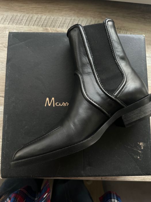 Жіночі козаки Massimo Dutti