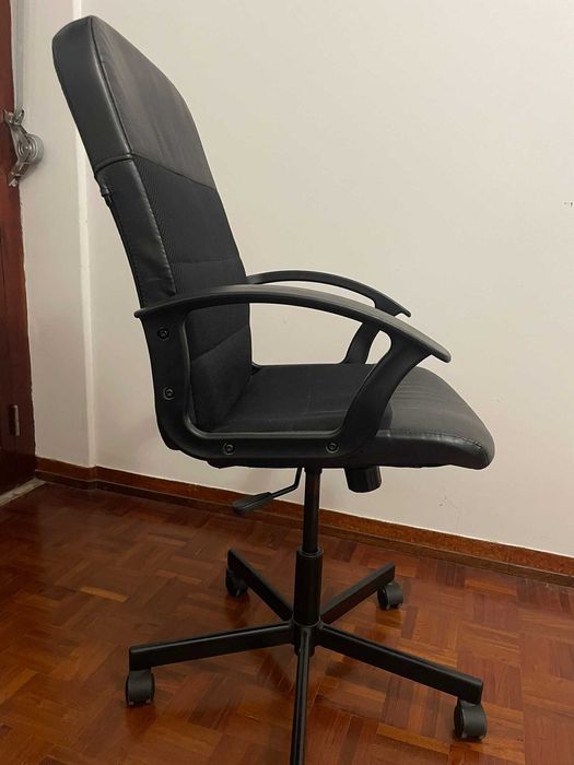 Cadeira giratória de secretária