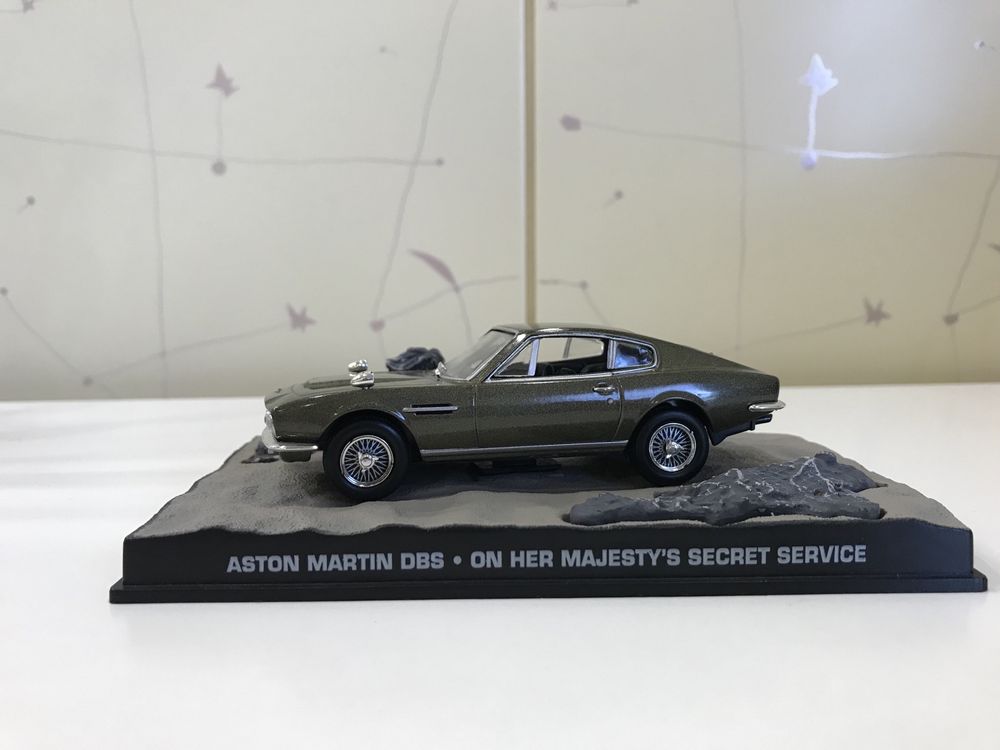 1/43 Aston Martin DBS