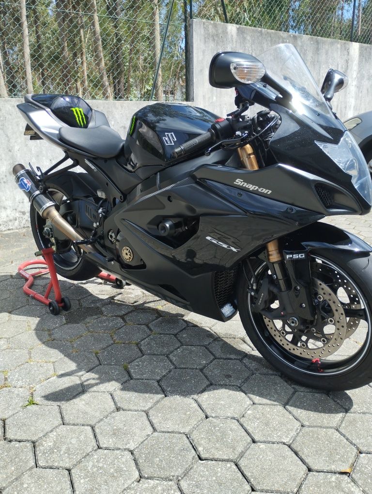 Suzuki GSXR 1000 K6