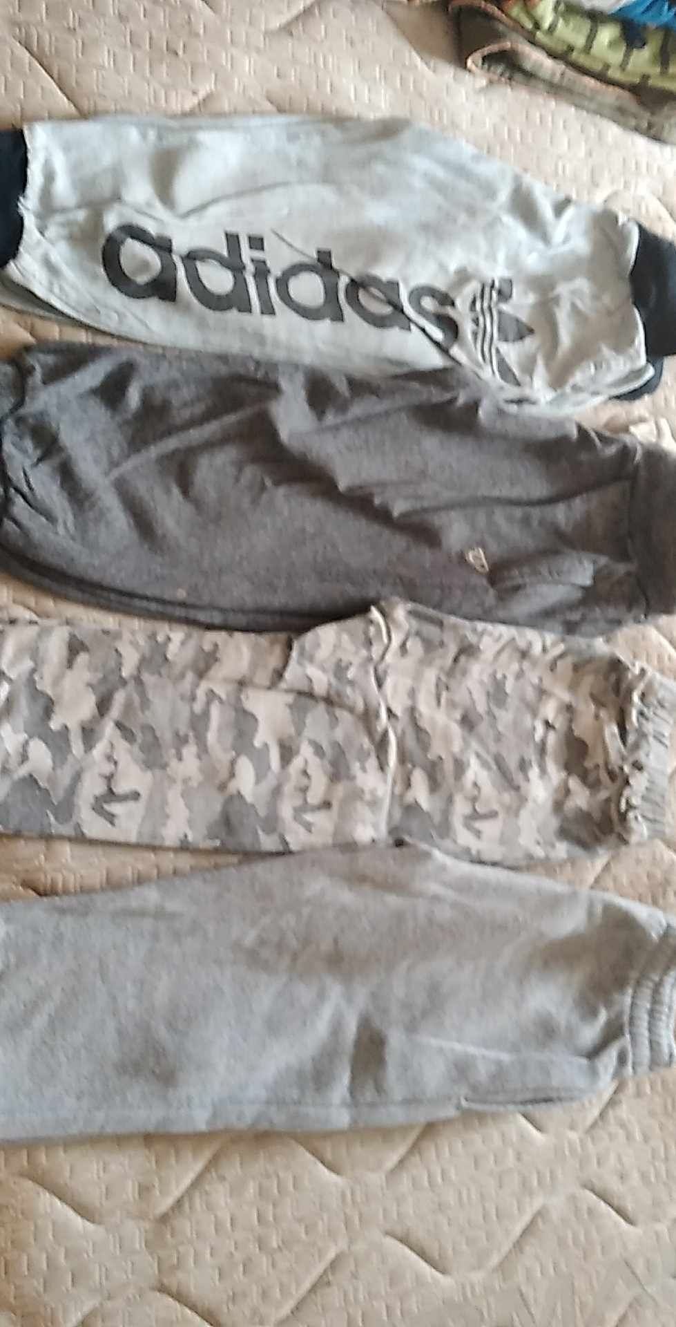 Roupa e calçado crianca