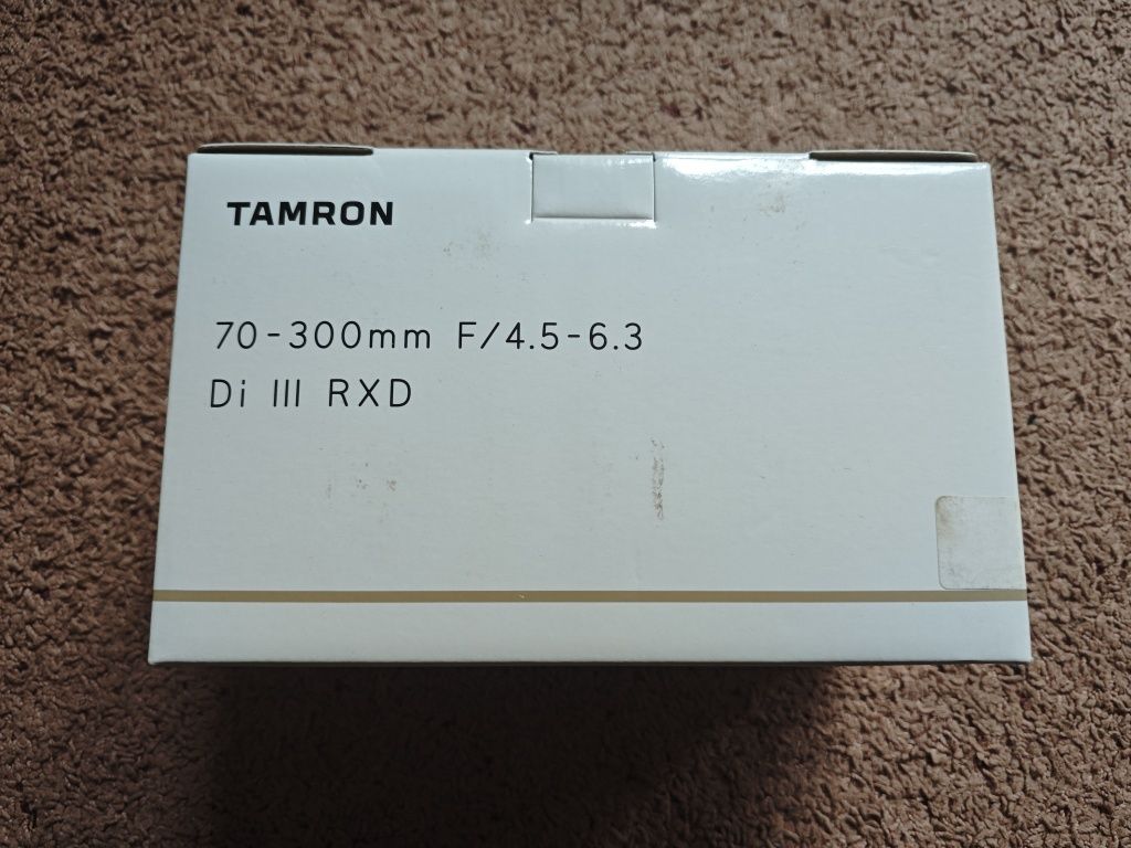 Довгофокусний об'єктив Tamron AF 70-300mm f/4.5-6.3 Di III RXD (A047S)