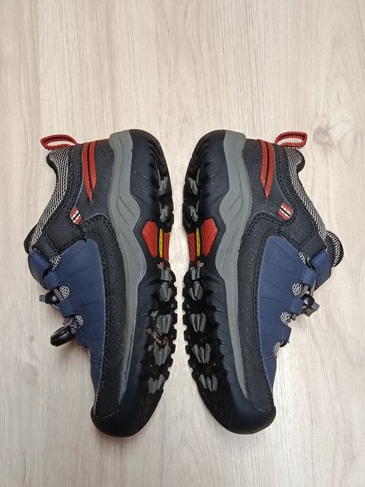 Sapatilhas caminhada Keen