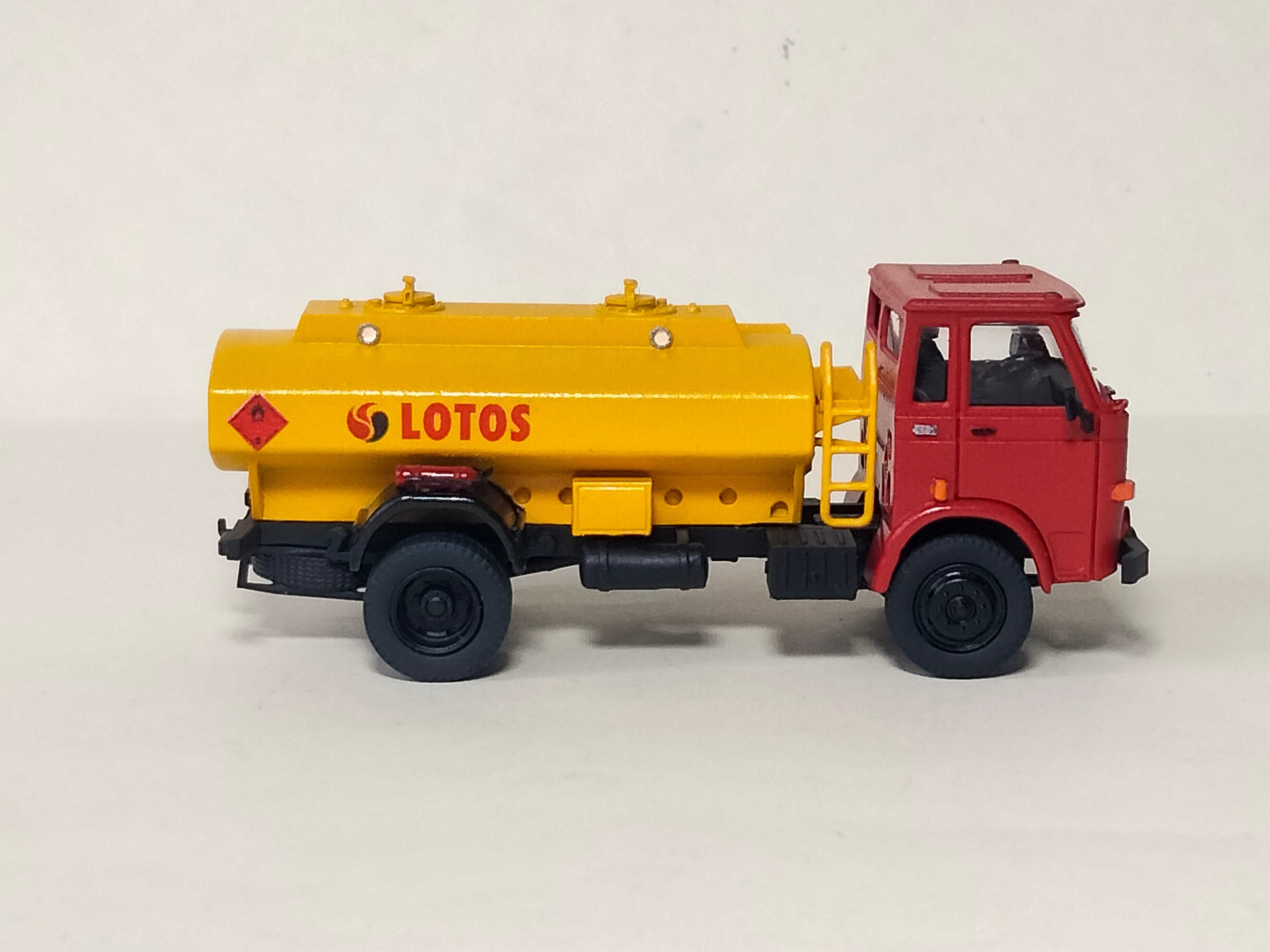 STAR 28 Cysterna Lotos 1/87 Reduced