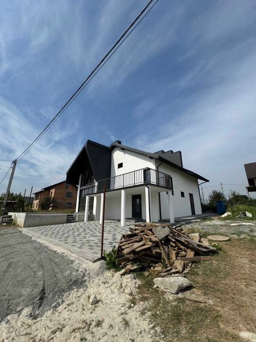 Продаж окремостоячого бидинку в Винниках