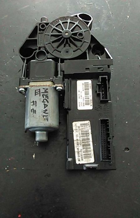 Motor vidro frente esquerdo RENAULT Megane III (BZ0_)