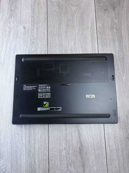 15,6ʼʼ144Гц MSI GS65 Stealth Thin 8RF/GTX 1070 8gb/SSD-512gb/RAM-16gb
