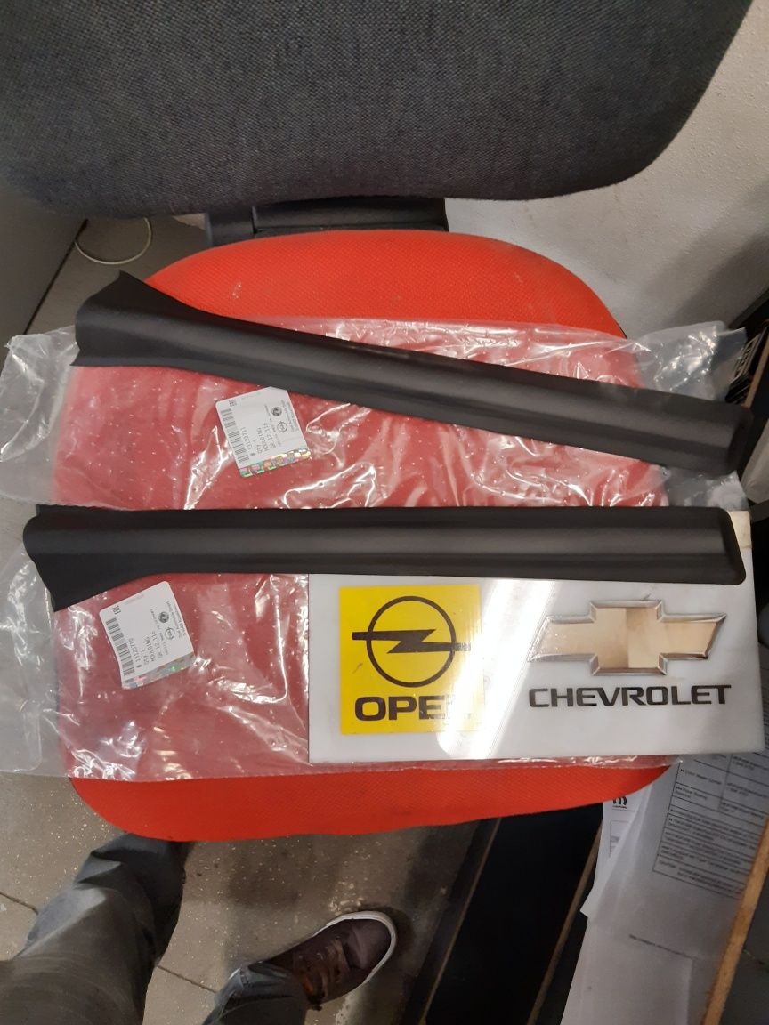 Borracha do pilar b das portas Opel Astra H esquerda e drt