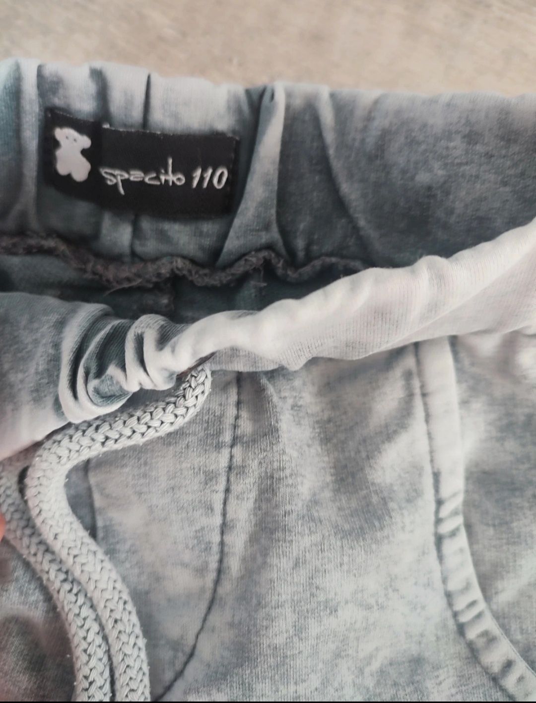 Spodnie rozm 110 Despacito szare Dekatyzowane bojówki dres dresy