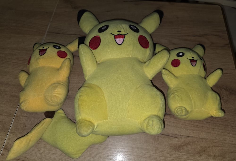 3 Pokemony Pikachu
