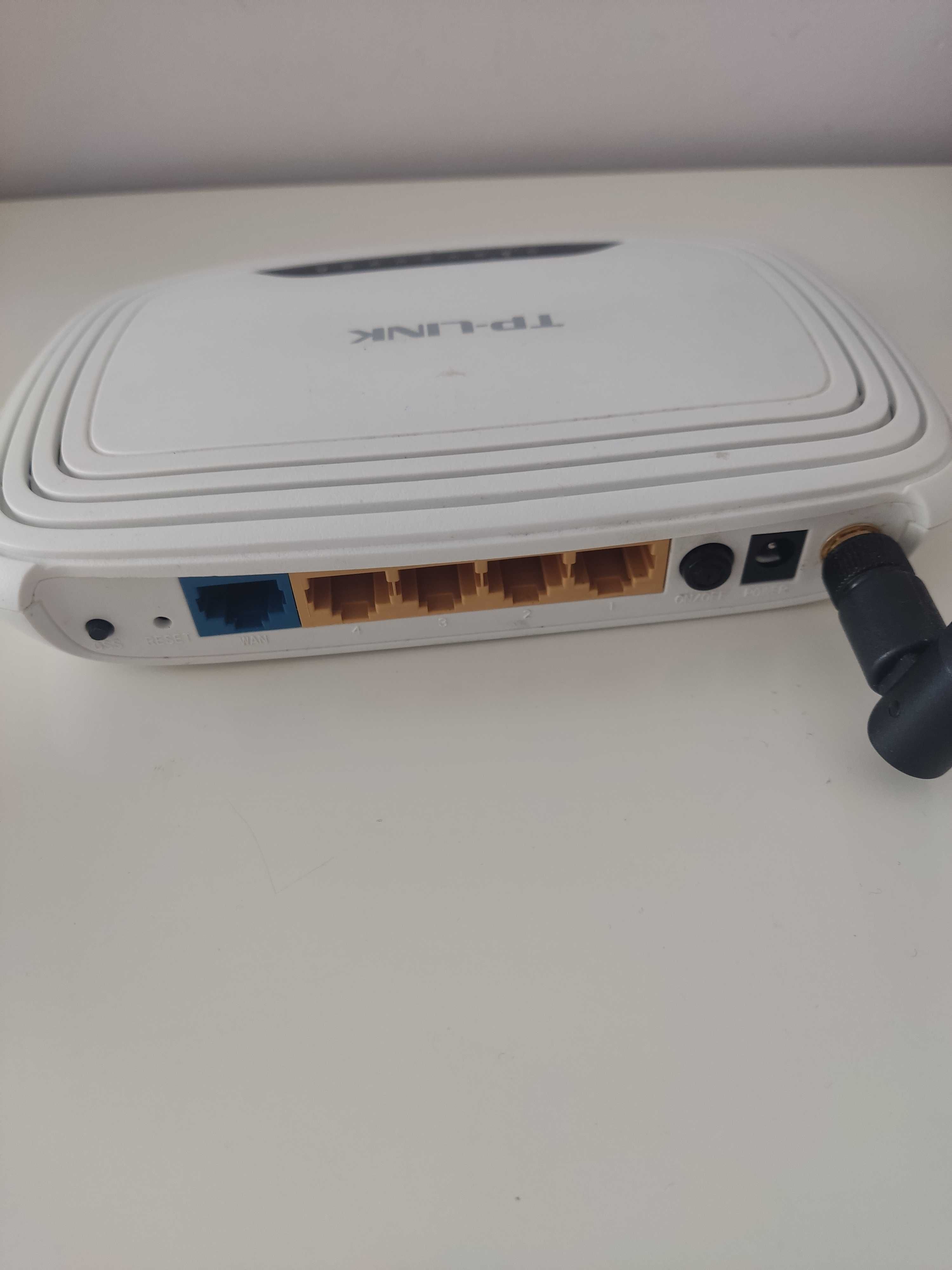 WiFi маршрутизатор Tplink TL WR741ND,
до 150 Мбит/с