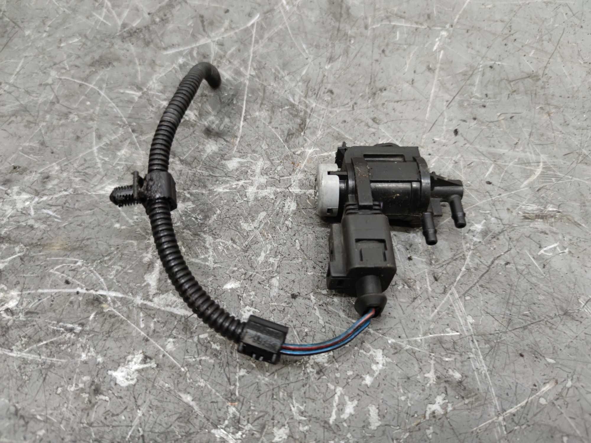 VW Passat B6 1.6 1.9 2.0 TDI Audi A3 8P Seat Zawór Podciśnienia EGR