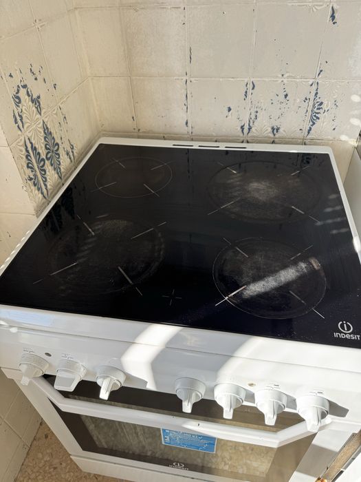 Fogão com forno Indesit