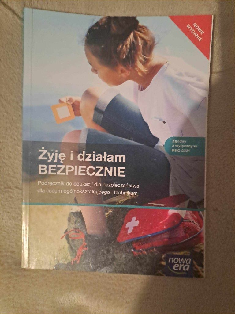 Żyję i działam bezpiecznie. Podręcznik do 1.kl.technikum