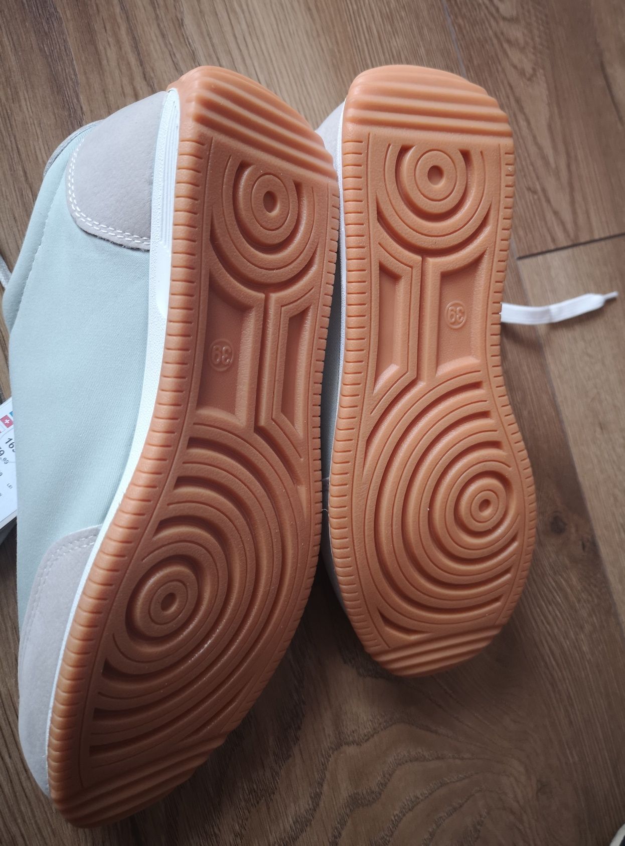 Adidasy rozmiar 39