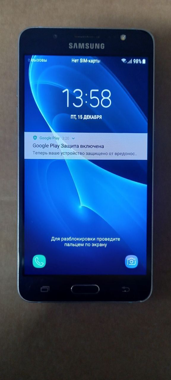 Продам  телефон  Samsung  j 5