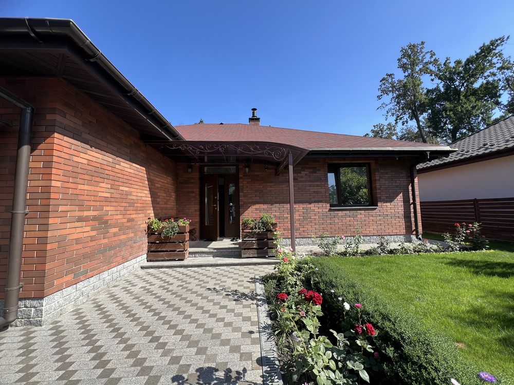 Продам будинок в центрі Бучі. Сертифікат ТАК!