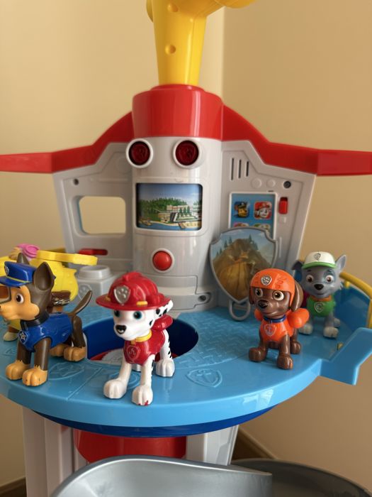 Torre Patrulha Pata com veículos e personagens