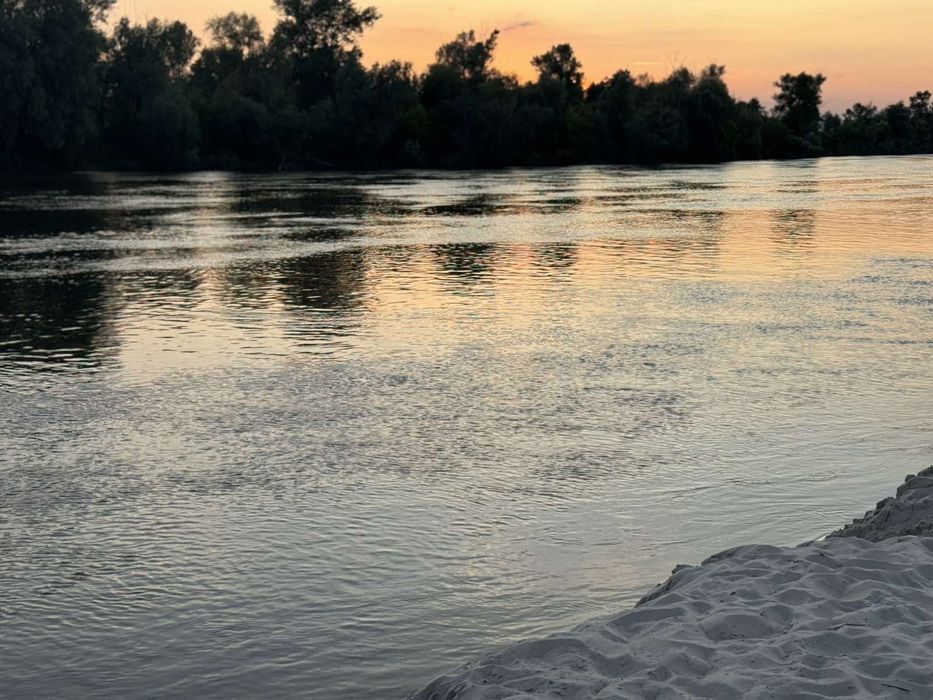 Здам будинок біля р.Десна, пісчаний пляж, зручності в будинку