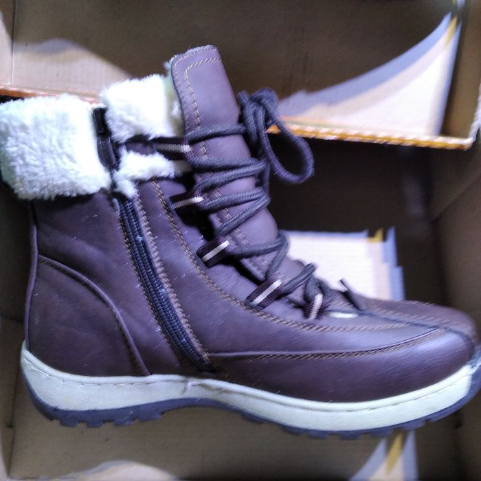 Продам ботинки зимние