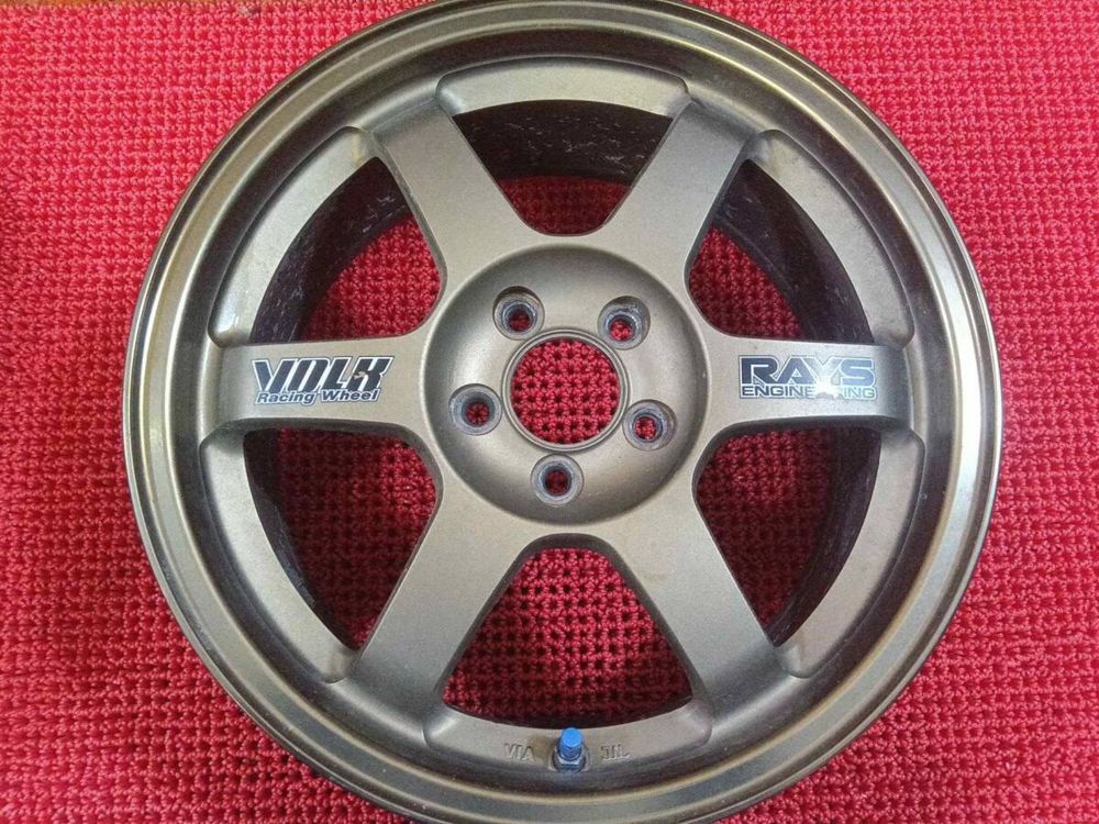 RAYS TE37C 16’ 7j et +46 5x100